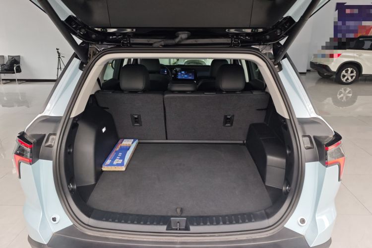 Used Chevrolet Equinox Plus 2024 102km RS Ultimate Edition Trunk