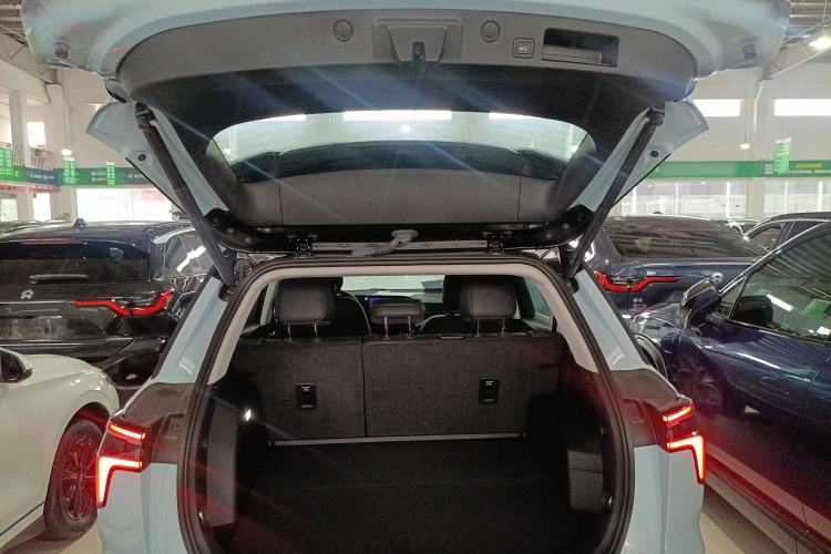 Used Chevrolet Equinox Plus 2024 102km RS Ultimate Edition Trunk