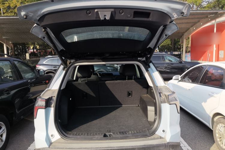 Used Chevrolet Equinox Plus 2024 102km RS Ultimate Edition Trunk
