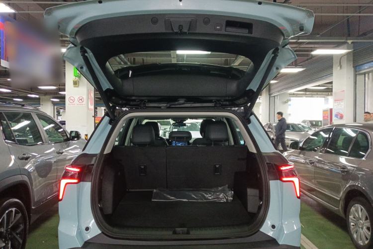 Used Chevrolet Equinox Plus 2024 102km RS Ultimate Edition Trunk