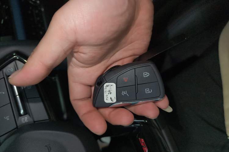 Used Chevrolet Equinox Plus 2024 102km RS Ultimate Edition Vehicle Key