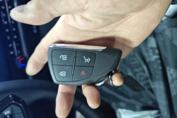 Used Chevrolet Equinox Plus 2024 102km RS Ultimate Edition Vehicle Key