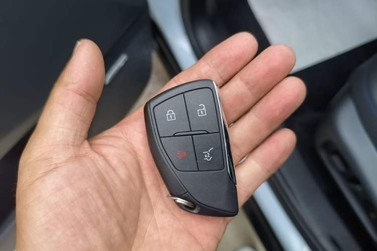 Used Chevrolet Equinox Plus 2024 102km RS Ultimate Edition Vehicle Key