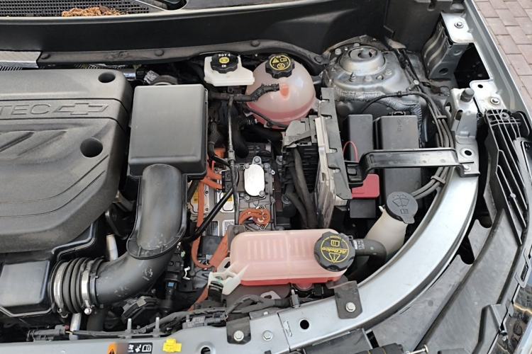 Used Chevrolet Equinox Plus 2024 102km RS Ultimate Edition Engine Bay Left