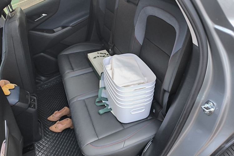 Used Chevrolet Equinox Plus 2024 102km RS Ultimate Edition Left Rear Seat