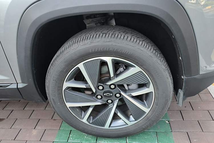 Used Chevrolet Equinox Plus 2024 102km RS Ultimate Edition Right Front Wheel Hub