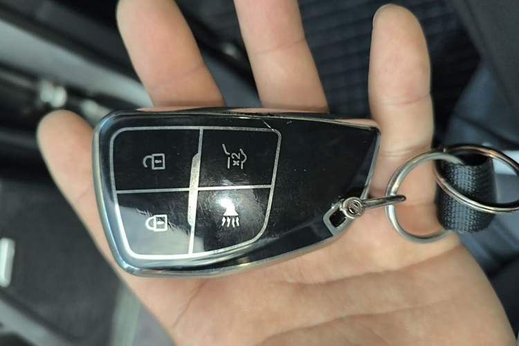 Used Chevrolet Equinox Plus 2024 102km RS Ultimate Edition Vehicle Key