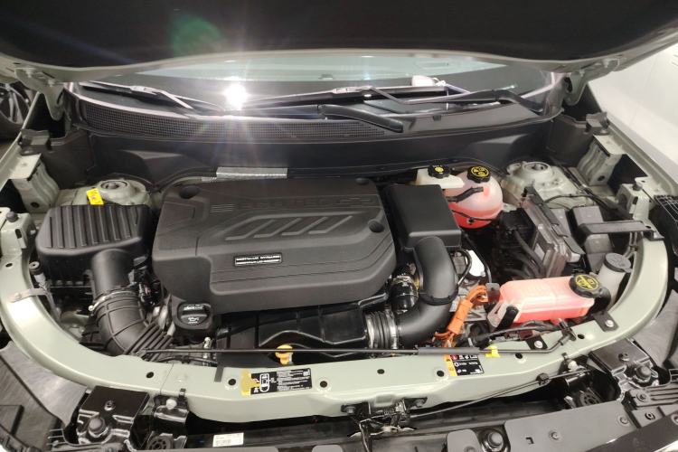 Used Chevrolet Equinox Plus 2024 155km ACTIV Ultimate Edition Engine Bay
