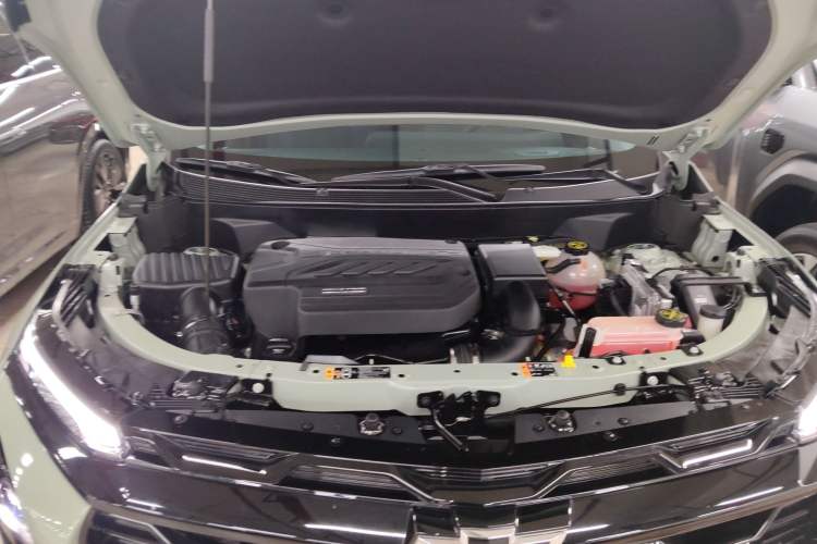 Used Chevrolet Equinox Plus 2024 102km RS Ultimate Edition Engine Bay
