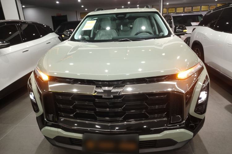 Used Chevrolet Equinox Plus 2024 155km ACTIV Ultimate Edition Front
