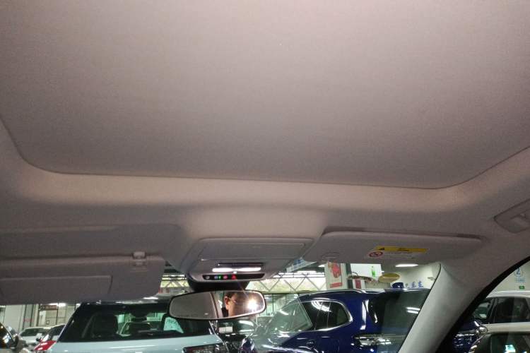 Used Chevrolet Equinox Plus 2024 155km ACTIV Ultimate Edition Headliner