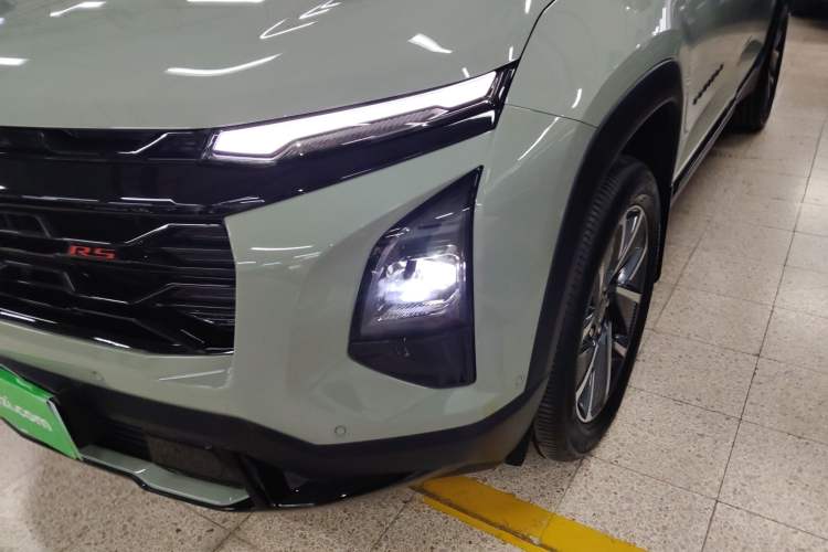 Used Chevrolet Equinox Plus 2024 102km RS Ultimate Edition Left Front Headlight