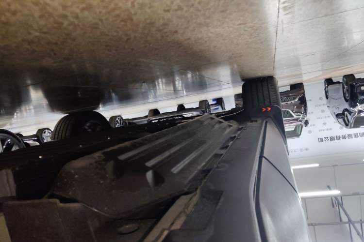 Used Chevrolet Equinox Plus 2024 102km RS Ultimate Edition Left Side Sill