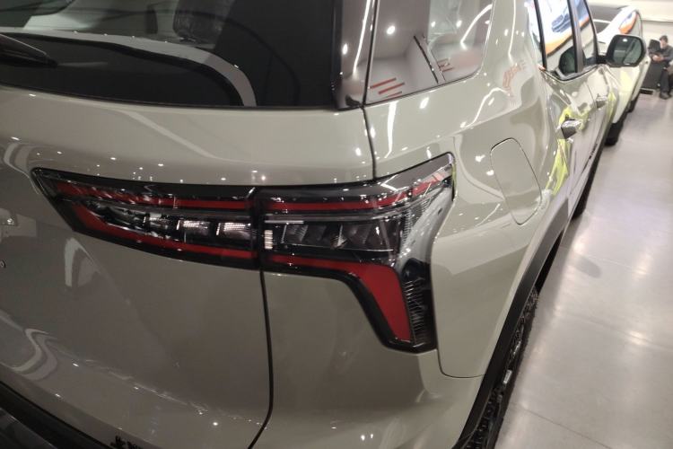 Used Chevrolet Equinox Plus 2024 155km ACTIV Ultimate Edition Right Rear Taillight