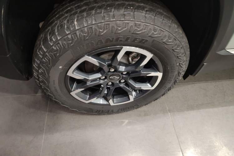 Used Chevrolet Equinox Plus 2024 155km ACTIV Ultimate Edition Right Rear Wheel Hub