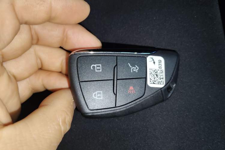 Used Chevrolet Equinox Plus 2024 102km RS Ultimate Edition Vehicle Key