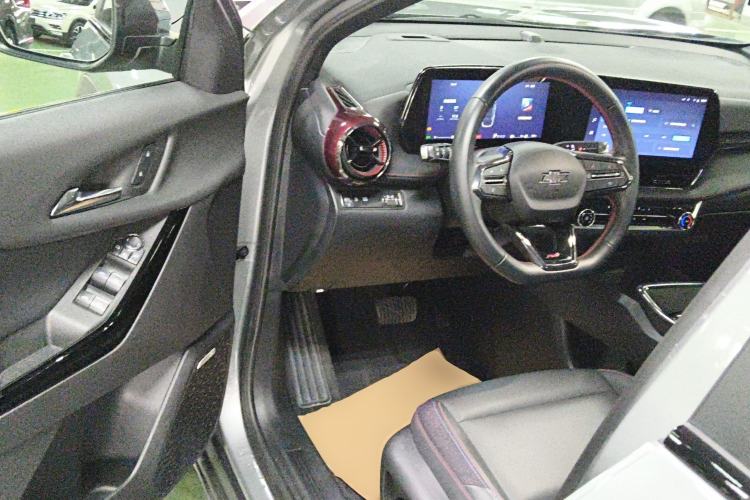 Used Chevrolet Equinox Plus 2024 102km RS Flagship Edition Driver Seat
