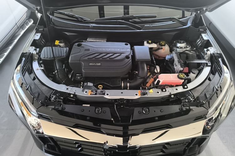 Used Chevrolet Equinox Plus 2024 155km ACTIV Ultimate Edition Engine Bay