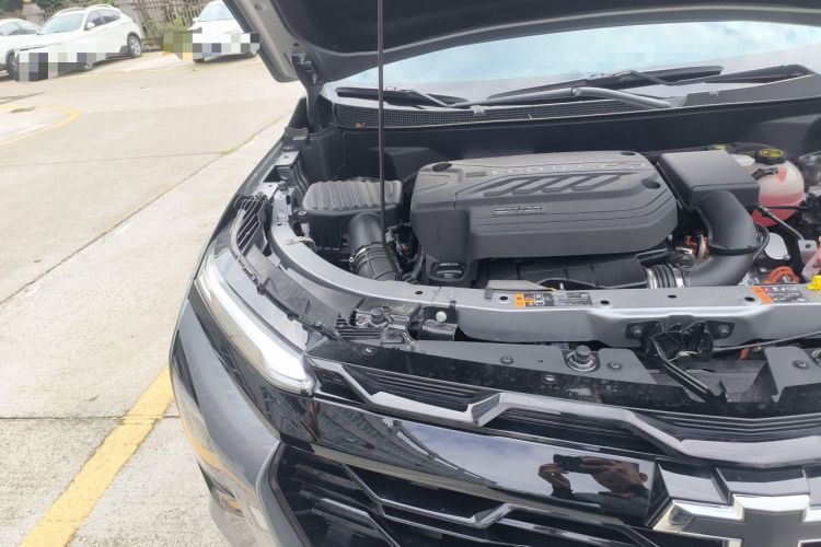 Used Chevrolet Equinox Plus 2024 102km RS Ultimate Edition Engine Bay Right