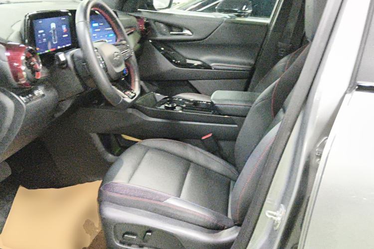 Used Chevrolet Equinox Plus 2024 102km RS Flagship Edition Left Front Seat