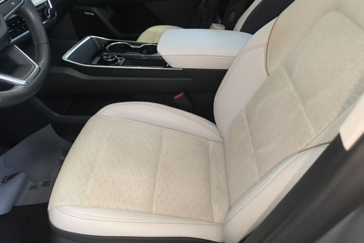 Used Chevrolet Equinox Plus 2024 155km ACTIV Ultimate Edition Left Front Seat