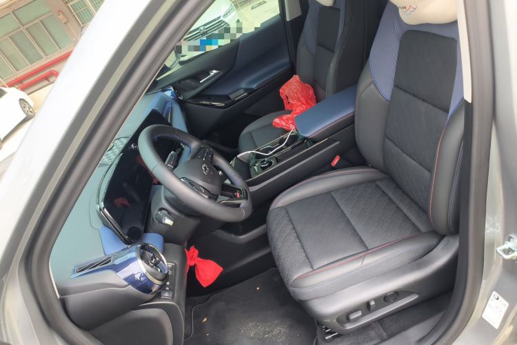 Used Chevrolet Equinox Plus 2024 102km RS Ultimate Edition Left Front Seat