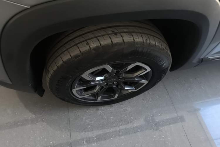 Used Chevrolet Equinox Plus 2024 155km ACTIV Ultimate Edition Left Front Wheel Hub