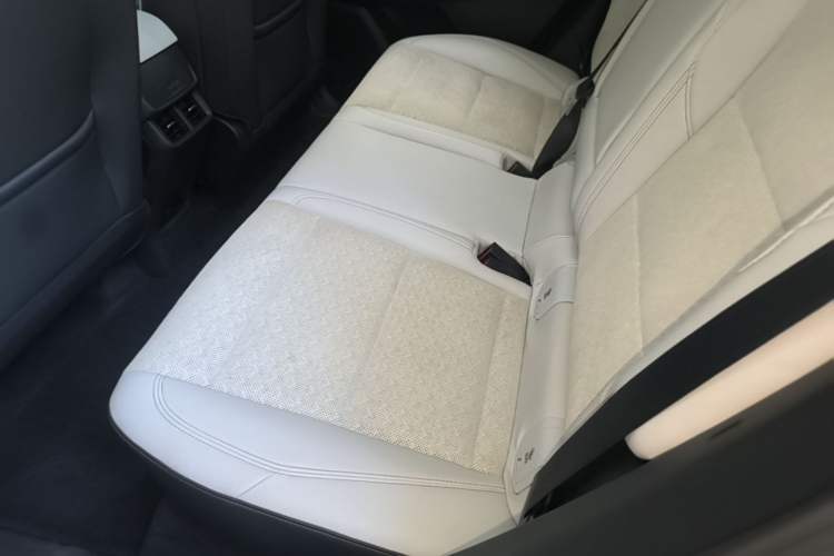 Used Chevrolet Equinox Plus 2024 155km ACTIV Ultimate Edition Left Rear Seat