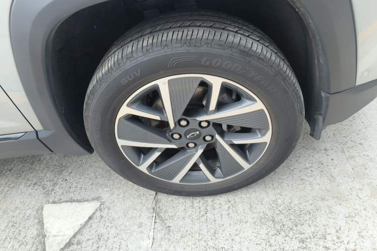 Used Chevrolet Equinox Plus 2024 102km RS Ultimate Edition Right Front Wheel Hub