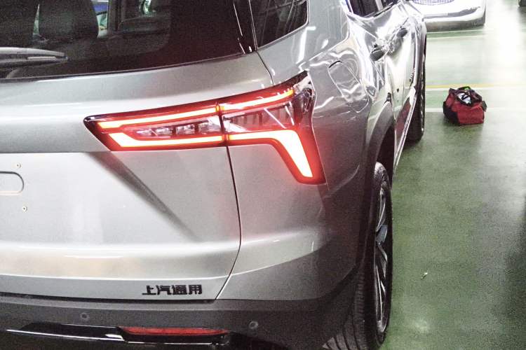 Used Chevrolet Equinox Plus 2024 102km RS Flagship Edition Right Rear Taillight