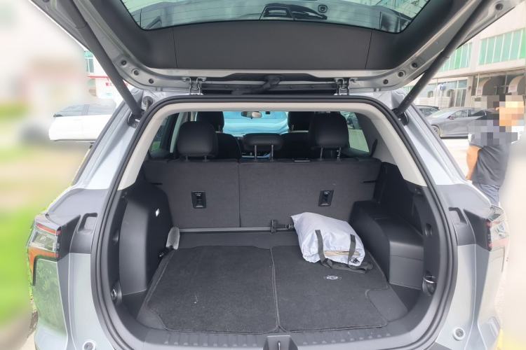 Used Chevrolet Equinox Plus 2024 102km RS Ultimate Edition Trunk