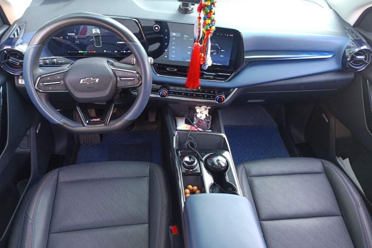 Used Chevrolet Equinox Plus 2024 102km RS Ultimate Edition Center Console
