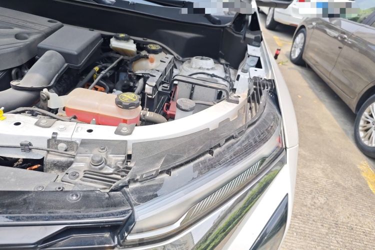 Used Chevrolet Equinox Plus 2024 102km RS Ultimate Edition Engine Bay Left