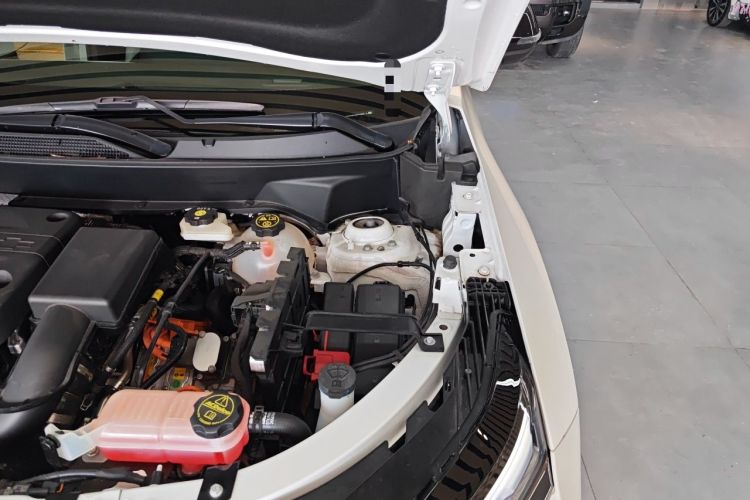 Used Chevrolet Equinox Plus 2024 155km ACTIV Ultimate Edition Engine Bay Left
