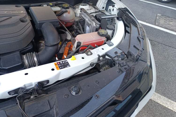 Used Chevrolet Equinox Plus 2024 102km RS Ultimate Edition Engine Bay Left