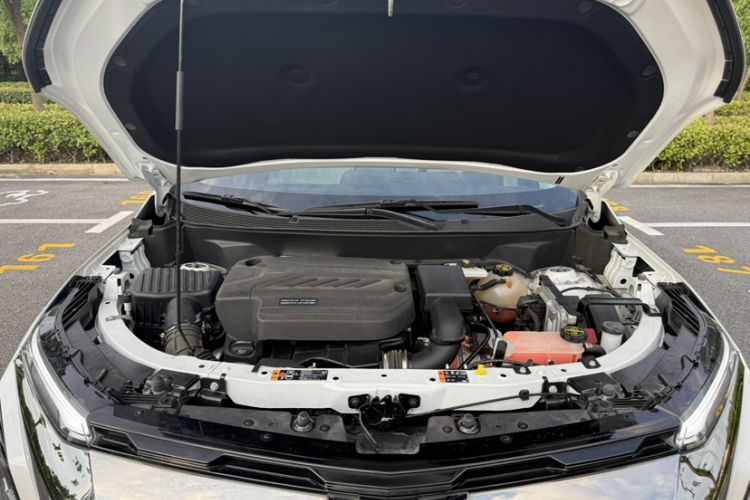 Used Chevrolet Equinox Plus 2024 102km RS Ultimate Edition Engine Bay