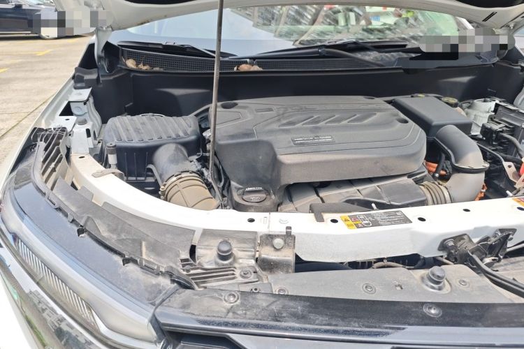 Used Chevrolet Equinox Plus 2024 102km RS Ultimate Edition Engine Bay Right