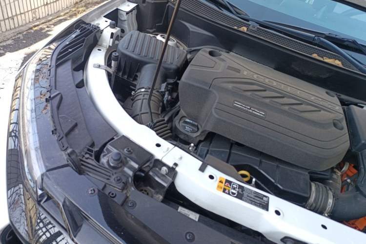 Used Chevrolet Equinox Plus 2024 102km RS Ultimate Edition Engine Bay Right