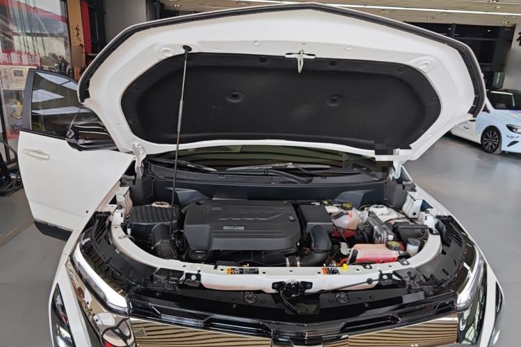 Used Chevrolet Equinox Plus 2024 155km ACTIV Ultimate Edition Engine Bay
