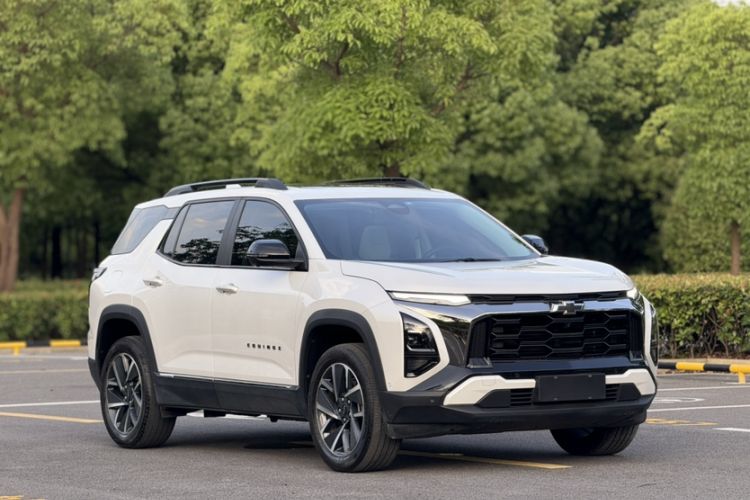 Used Chevrolet Equinox Plus 2024 102km RS Ultimate Edition Exterior 8