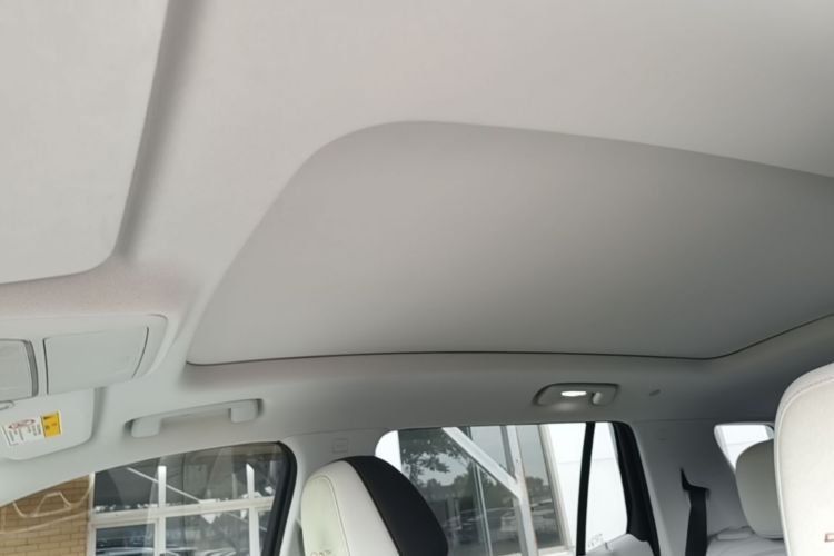 Used Chevrolet Equinox Plus 2024 102km RS Ultimate Edition Headliner