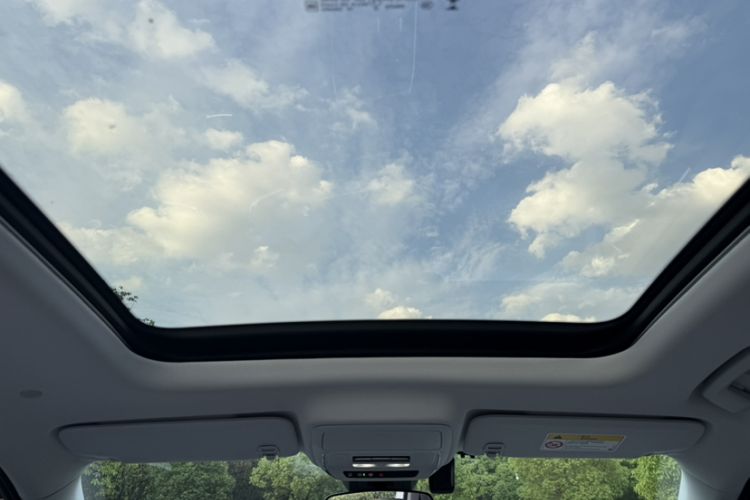 Used Chevrolet Equinox Plus 2024 102km RS Ultimate Edition Interior 11