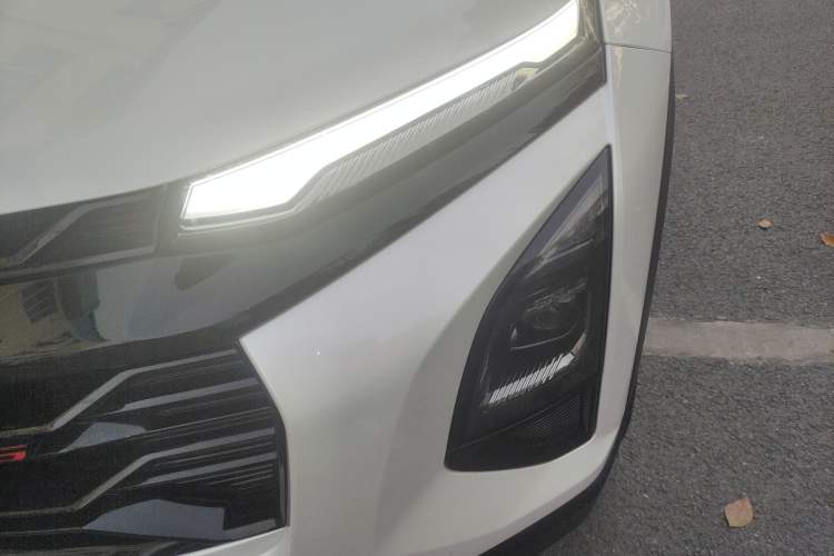 Used Chevrolet Equinox Plus 2024 102km RS Ultimate Edition Left Front Headlight
