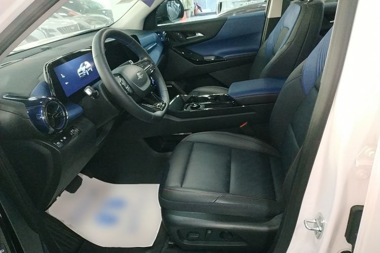 Used Chevrolet Equinox Plus 2024 102km RS Ultimate Edition Left Front Seat