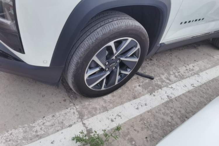 Used Chevrolet Equinox Plus 2024 155km ACTIV Ultimate Edition Left Front Wheel Hub