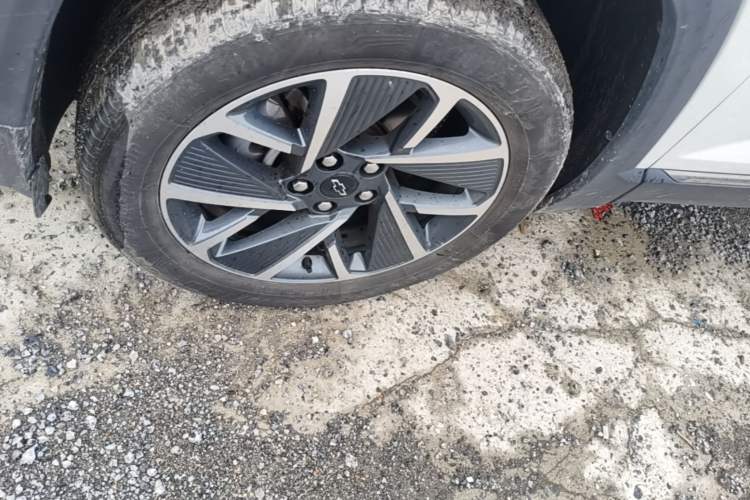 Used Chevrolet Equinox Plus 2024 102km RS Ultimate Edition Left Front Wheel Hub