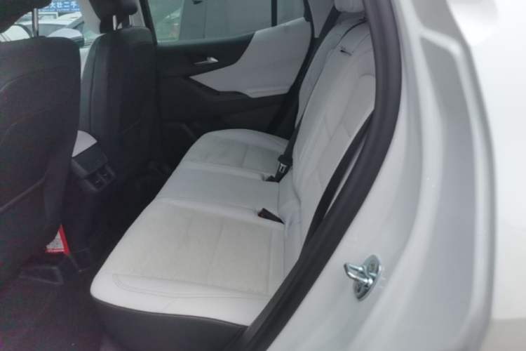 Used Chevrolet Equinox Plus 2024 155km ACTIV Ultimate Edition Left Rear Seat