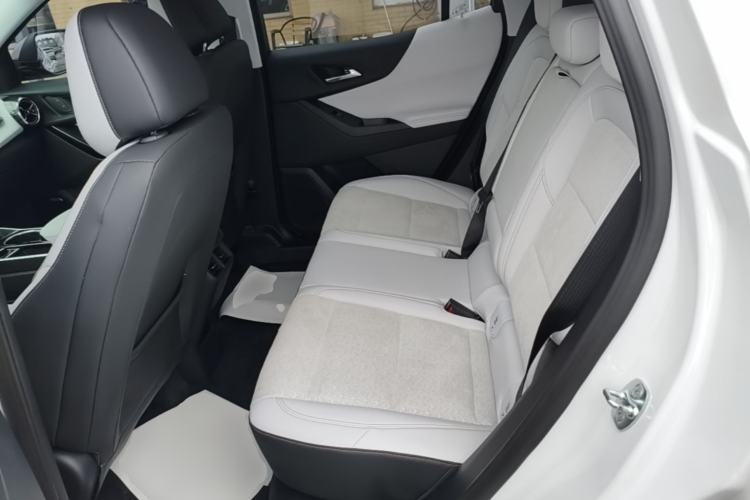 Used Chevrolet Equinox Plus 2024 102km RS Ultimate Edition Left Rear Seat