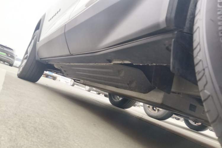 Used Chevrolet Equinox Plus 2024 155km ACTIV Ultimate Edition Left Side Sill