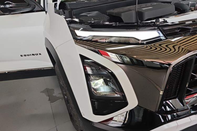 Used Chevrolet Equinox Plus 2024 155km ACTIV Ultimate Edition Right Front Headlight